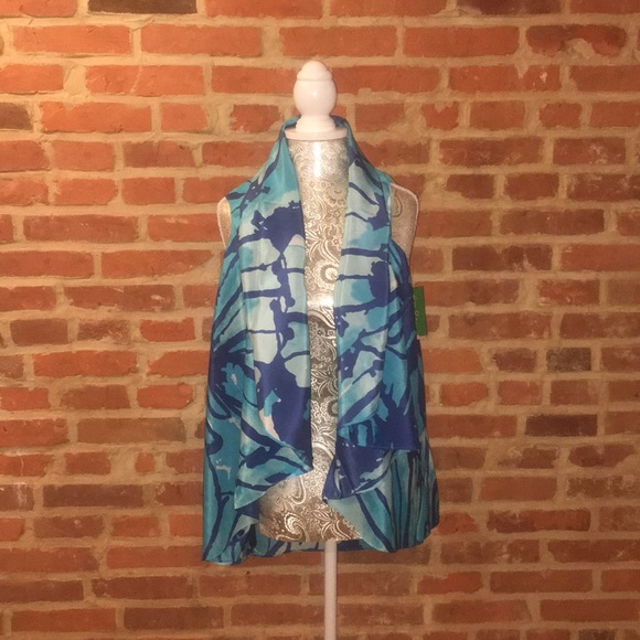 Lilly Pulitzer Stasia Silk Vest has a shawl color. - Picture 4 of 8